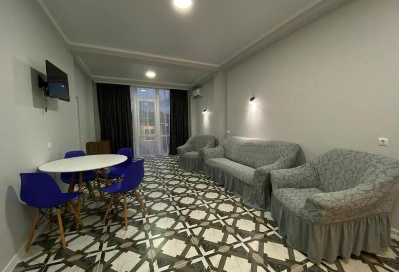 هاستل бугенвиллея