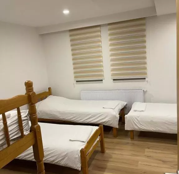 تختخواب و صبحانه Honey Valley Bjelašnica