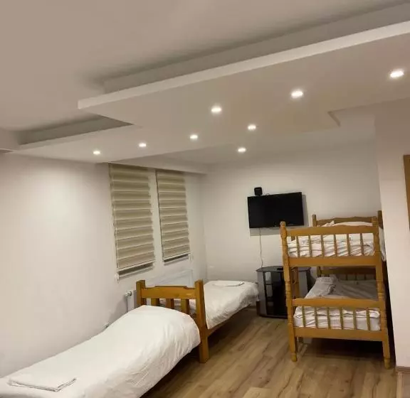 تختخواب و صبحانه Honey Valley Bjelašnica