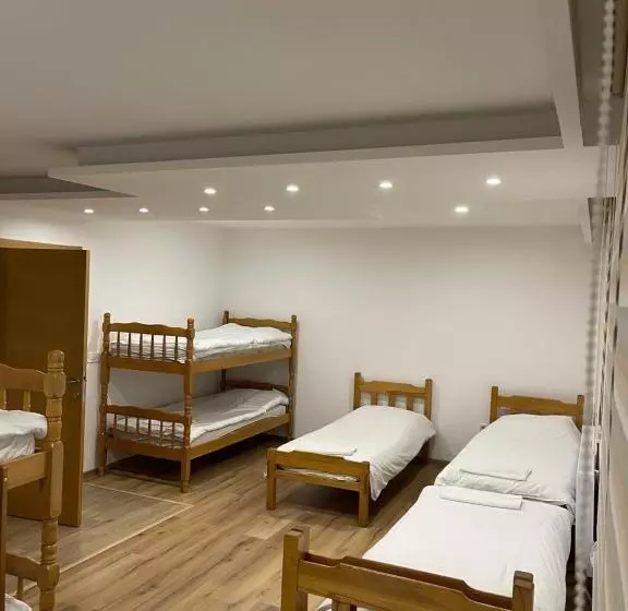 تختخواب و صبحانه Honey Valley Bjelašnica