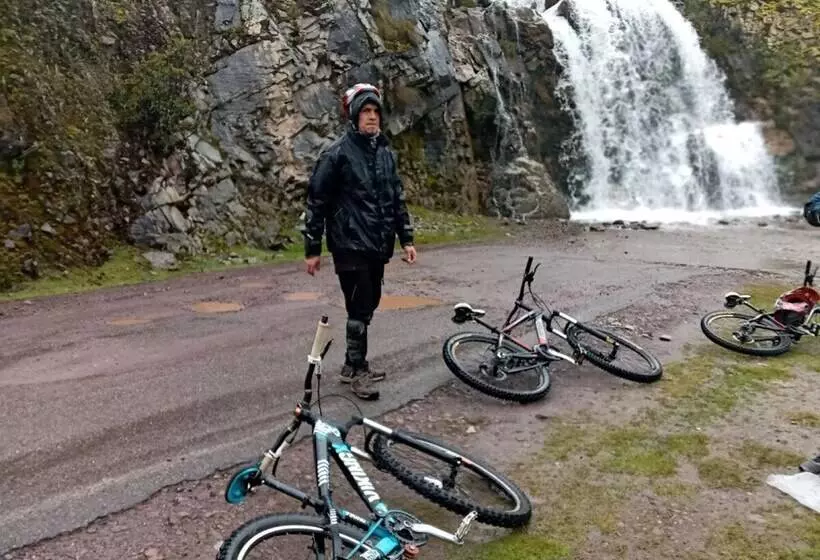 تختخواب و صبحانه Moutainbike House