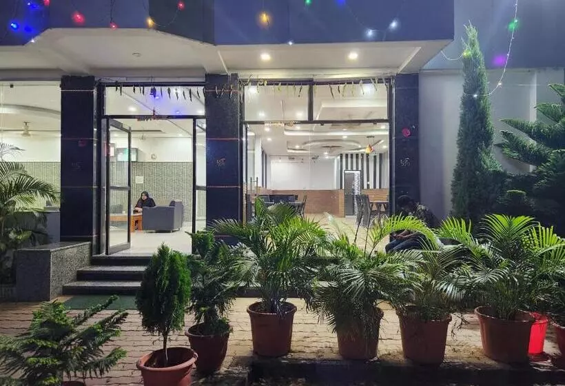 ホテル Golden Park Inn