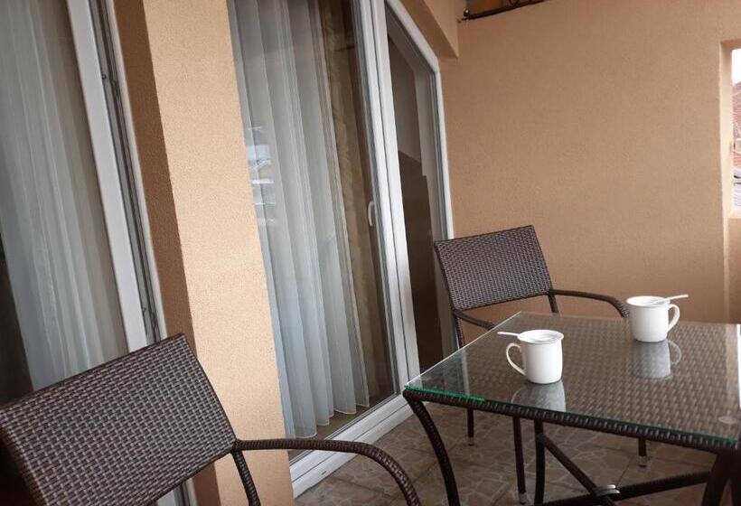 پانسیون Apartman Amalfi