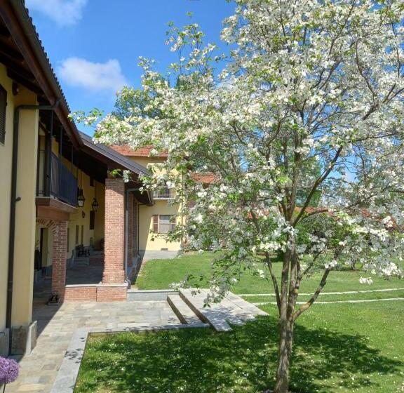 تختخواب و صبحانه Cascina Tetto Del Priore