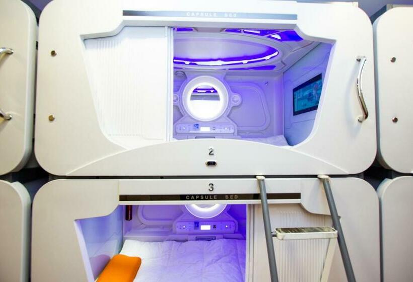 هتل کپسول El Prado Capsule Hostel