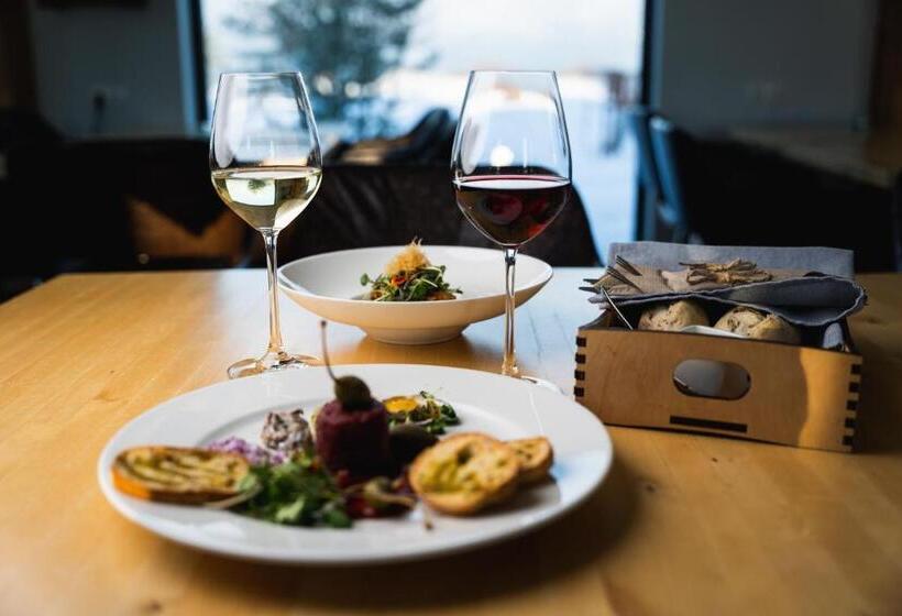 هتل Tulivee Villa