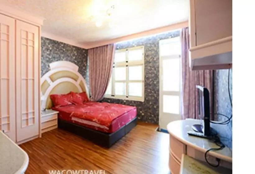 پانسیون Full House B&b