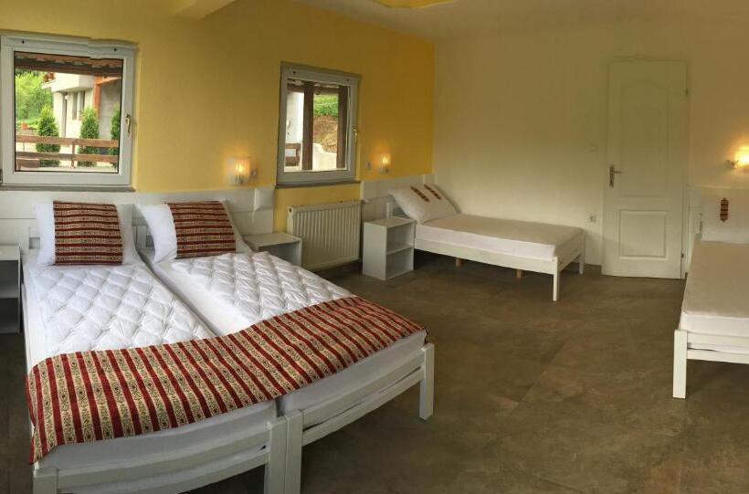 تختخواب و صبحانه River View