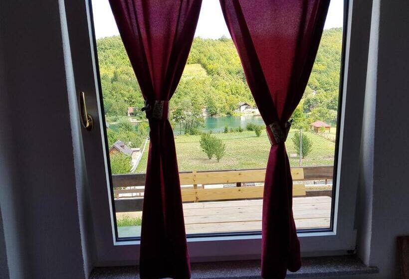 تختخواب و صبحانه River View