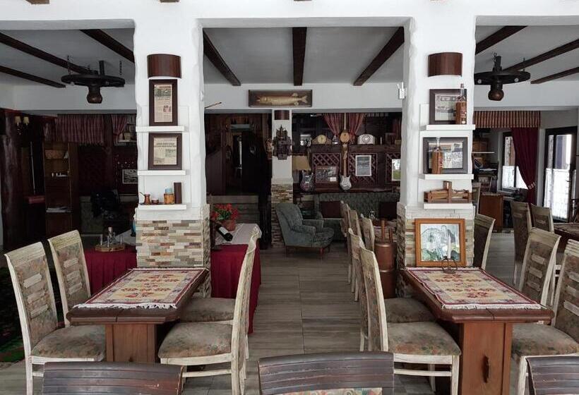 تختخواب و صبحانه River View