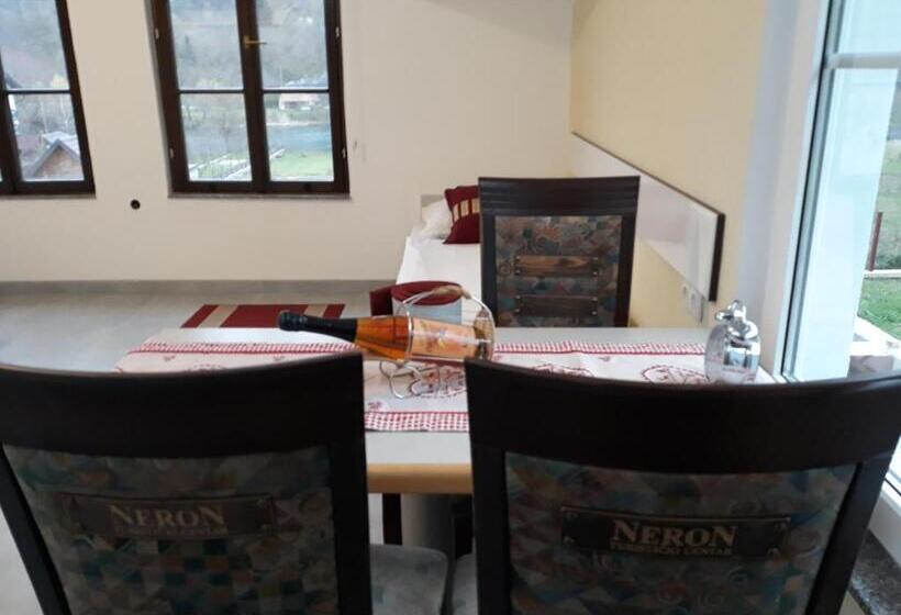 تختخواب و صبحانه River View