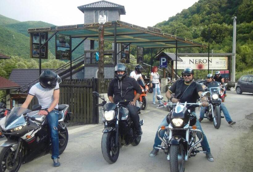 تختخواب و صبحانه River View