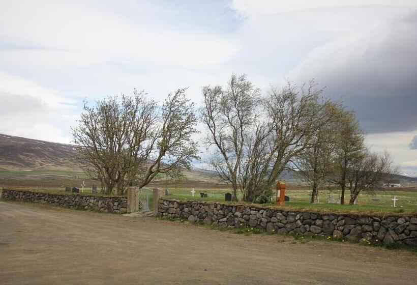 هتل Ljósavatn Guesthouse