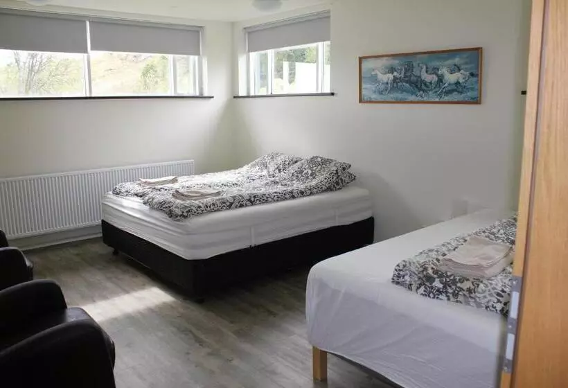 هتل Ljósavatn Guesthouse