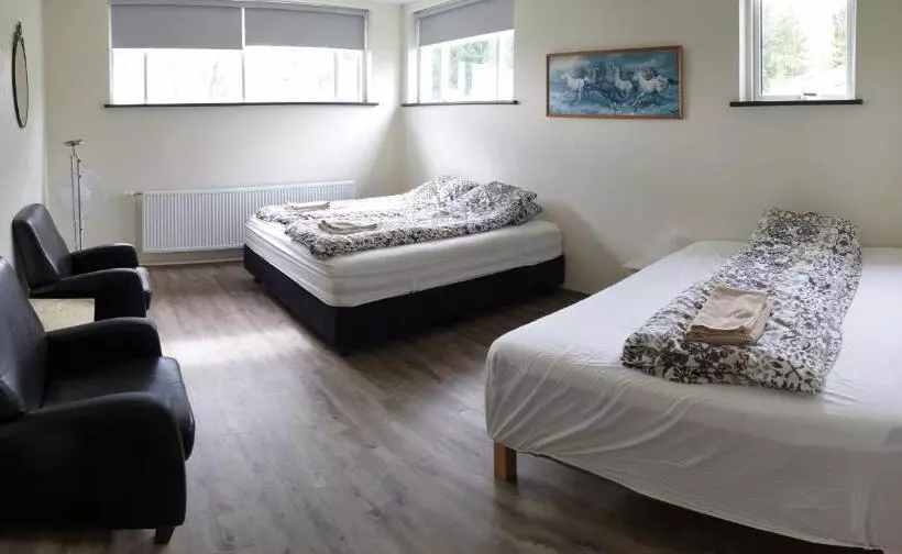 هتل Ljósavatn Guesthouse