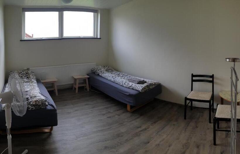 هتل Ljósavatn Guesthouse