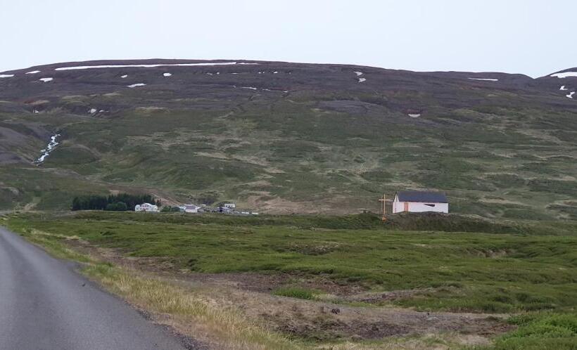 هتل Ljósavatn Guesthouse