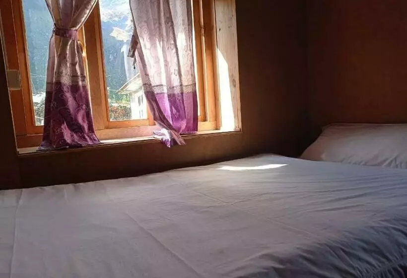 پانسیون Me Very Happy Guesthouse
