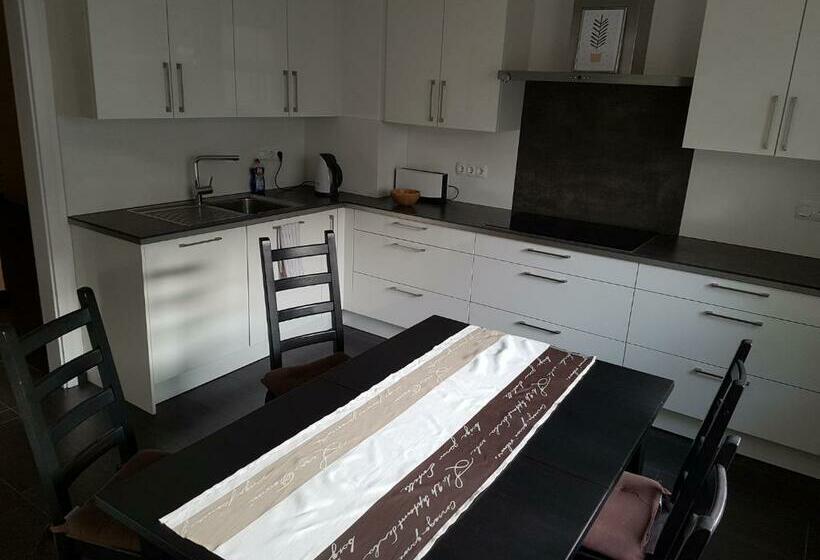 פנסיון Monteurzimmer Jusy