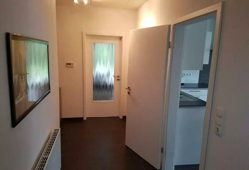 ペンション Monteurzimmer Jusy