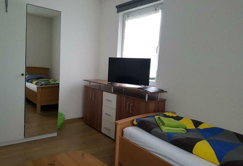 פנסיון Monteurzimmer Jusy