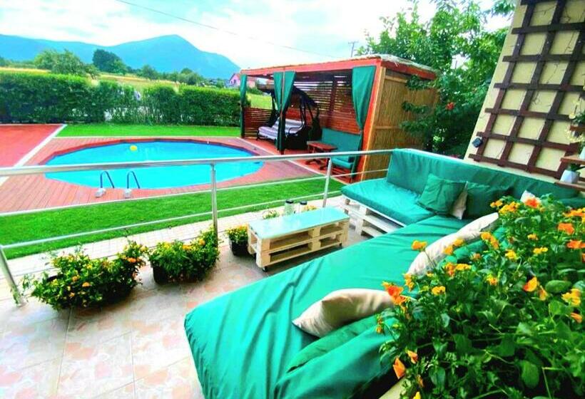 پانسیون Villa Saturea