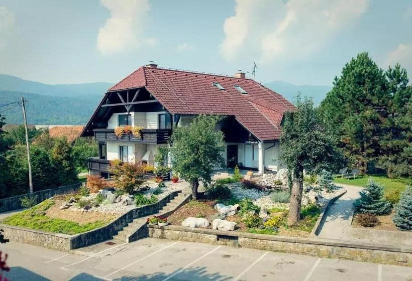 هاستل župančičev Hram