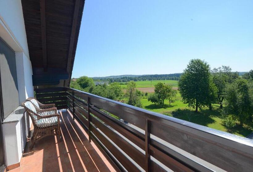 هاستل župančičev Hram