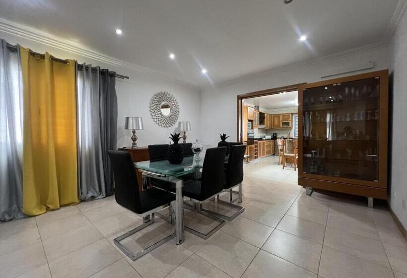 تختخواب و صبحانه Villarelva