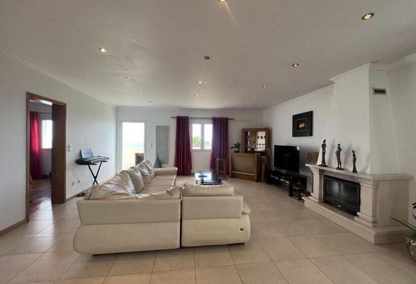 تختخواب و صبحانه Villarelva