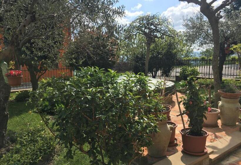 بنسيون Appartamenti E Camere Il Poggio Di D Angeli Lidia