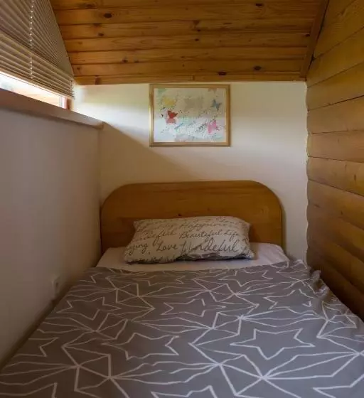 پانسیون Bee House Maya