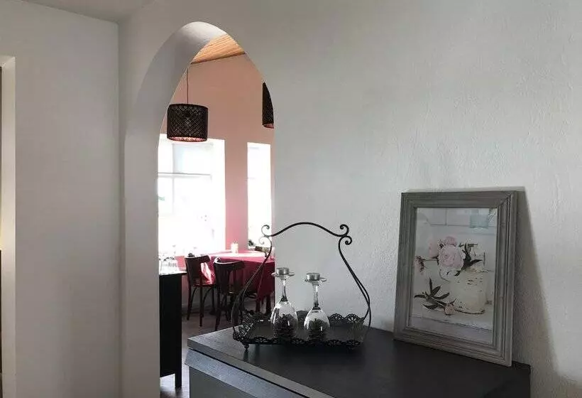 پانسیون Lindartun Guesthouse