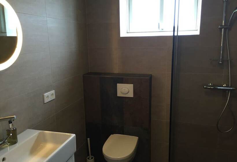 پانسیون Lindartun Guesthouse