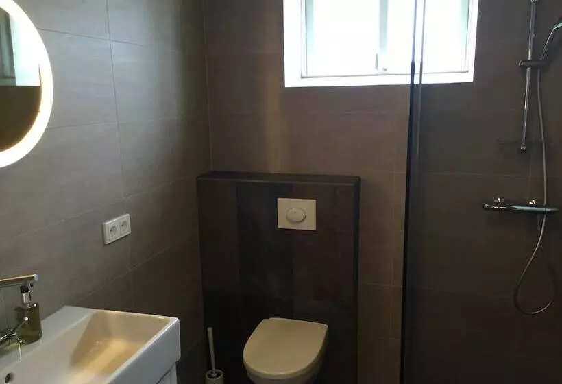 پانسیون Lindartun Guesthouse