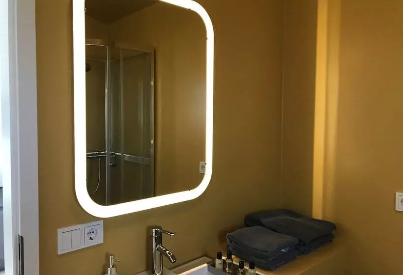 پانسیون Lindartun Guesthouse