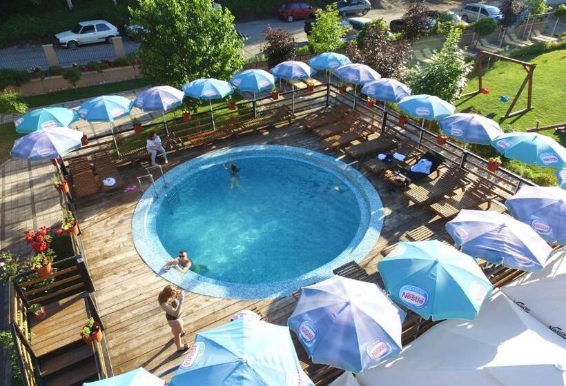 استراحتگاه Cuki Residence