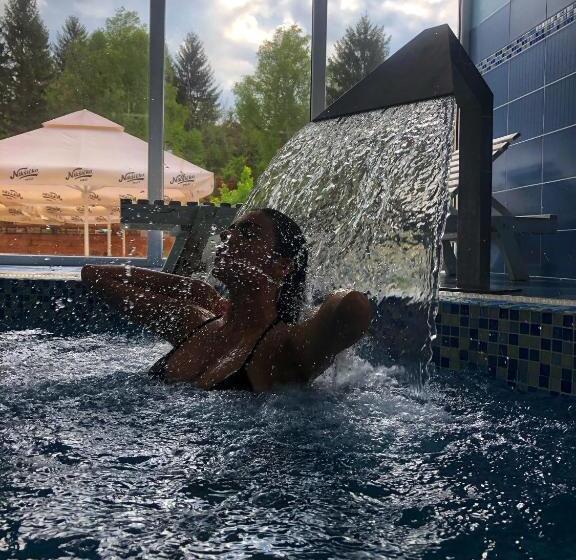 استراحتگاه Cuki Residence