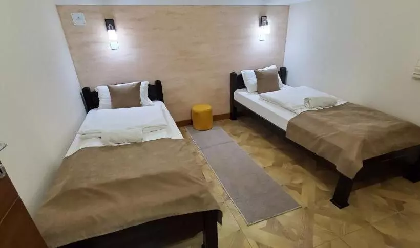 استراحتگاه Cuki Residence