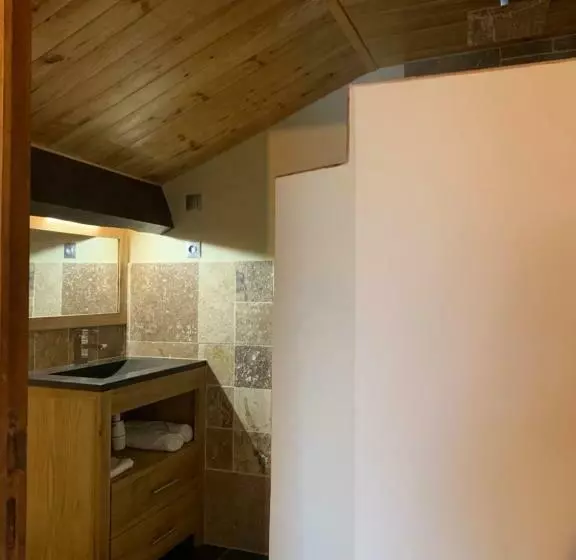 Aamiaismajoitus (B&B) Chambre D Hôtes Climatisée Avec Terrasse Et Spa