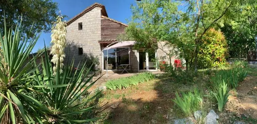 Aamiaismajoitus (B&B) Chambre D Hôtes Climatisée Avec Terrasse Et Spa