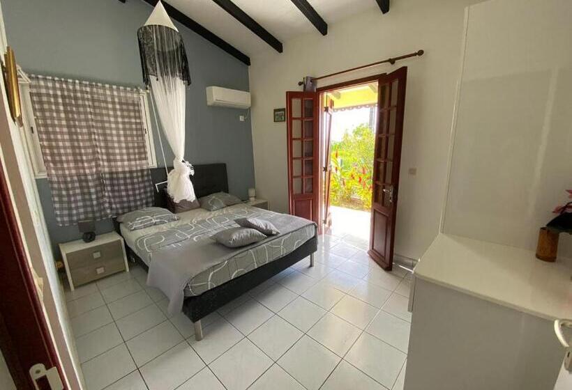 هتل Gites Vasseaux