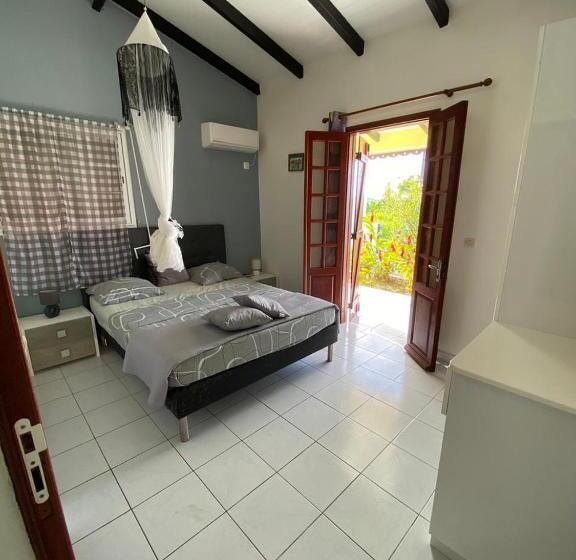 هتل Gites Vasseaux