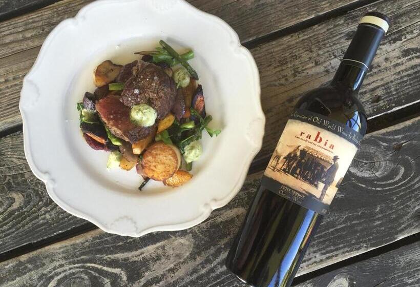 هتل Luscher & Matiesen Muhu Winehouse