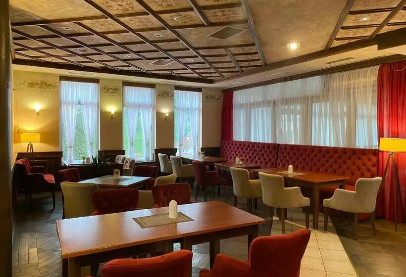 Motel M