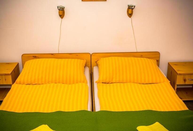 פנסיון Penzión Antiqua Villa