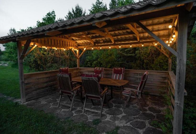 پانسیون Pruuli Holiday Farm