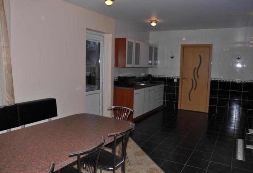 پانسیون Suraučių Svečių Namai