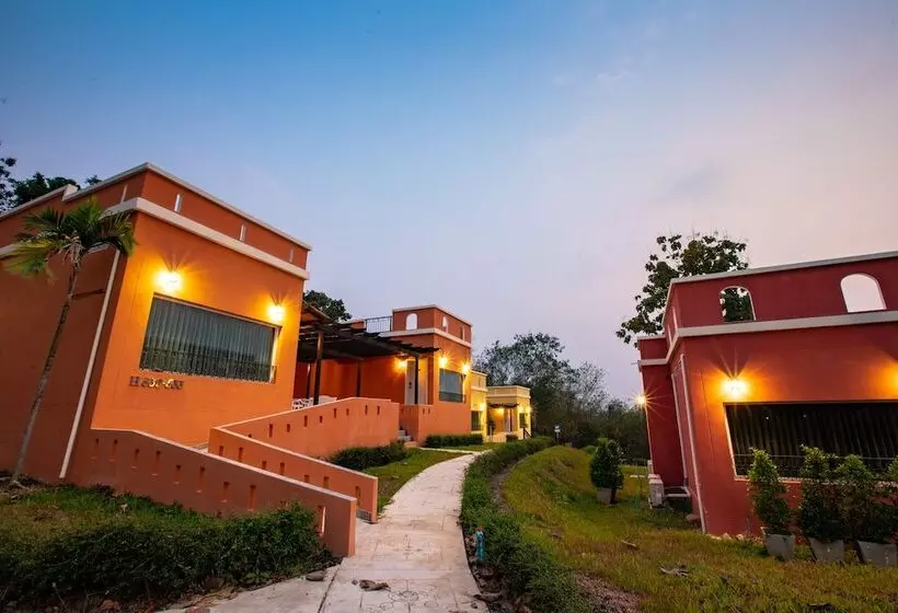 Leaves Valley Resort