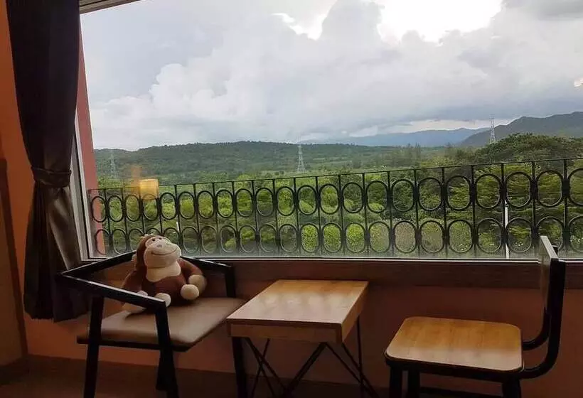 Leaves Valley Resort